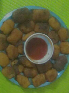 உருளைக்கிழங்கு சீஸ் பால்ஸ்(potato cheese balls recipe in tamil) செய்முறை முக்கிய புகைப்படம்