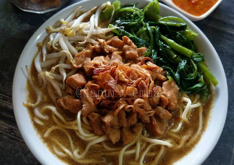 Mie kangkung