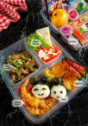 Foto resep Bekal Ala Japan, Beef Yakiniku, Shrimp & Chicken Egg Roll, Udang Crispy & Salad Wortel