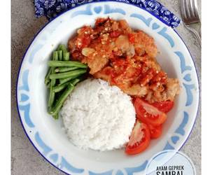 Praktis Menyajikan Ayam Geprek Sambal Bawang Paling Enak Praktis Menyajikan Ayam Geprek Sambal Bawang Paling Enak
