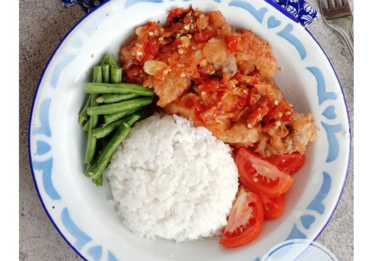 Resep MANTAP! Ayam Geprek Sambal Bawang menu masakan harian