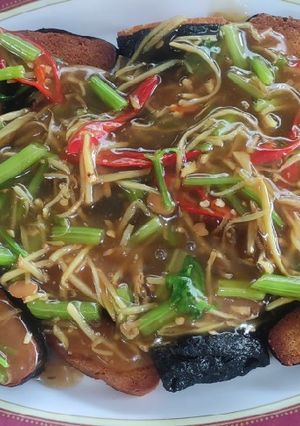 รูปของ ปลาเจี๋ยนราดซอสเห็ดหอมเปรี้ยวหวาน(เจ)