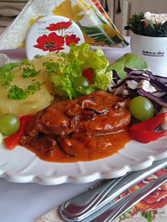 Sertéslapocka, barna tinorú gombával recept fotója