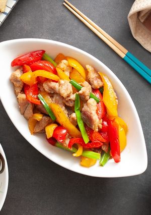 A picture of Stir-Fried Pork with Bell Peppers.
