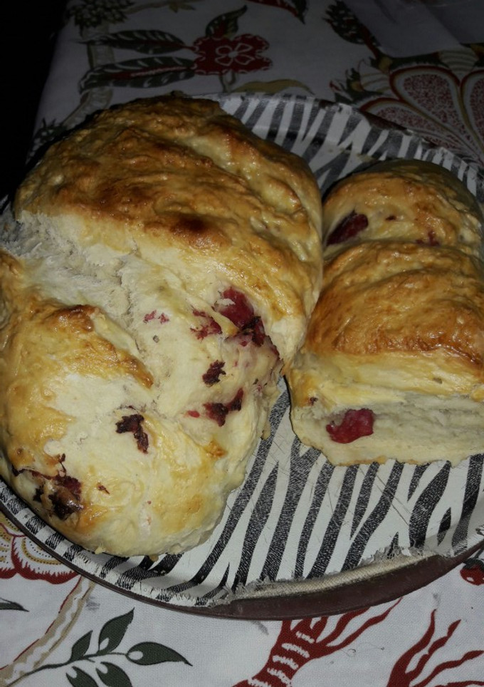 Una foto de Pan casero con salame 😊