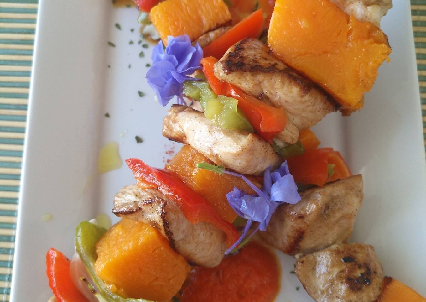 Brocheta de pollo y calabaza