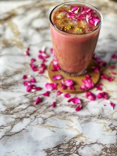صورة لوصفة روز لاتيه🌸 - Rose iced latte
