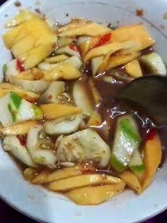 Foto resep Rujak timun + mangga kuah terasi ekonomis