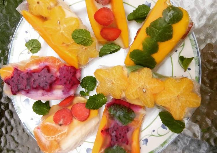 Langkah Mudah untuk Menyiapkan Fruit rolls with rice paper, Lezat Sekali