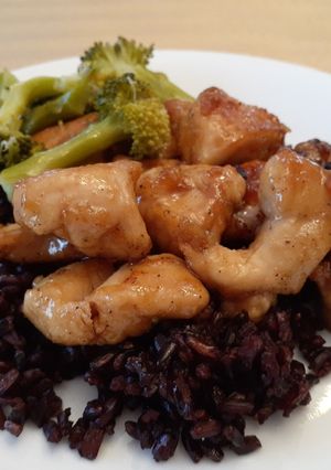 A picture of Honey Garlic Chicken on Black Japonica Rice.