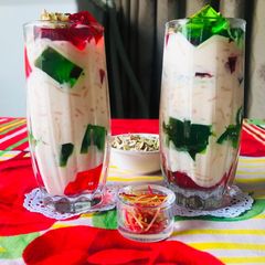 Vanilla custard with colourful vermicelli and jelly A picture of Vanilla custard with colourful vermicelli and jelly.