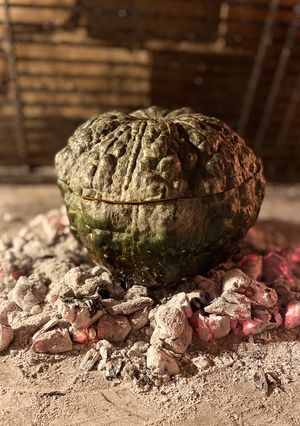 Una foto de Calabaza rellena con carne, a las brasas