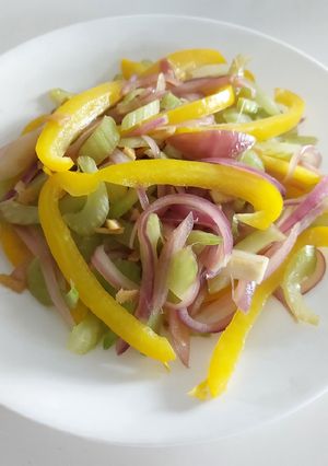 Una foto de Verduras tricolor 🟡🟣🟢