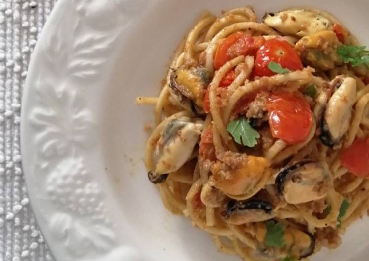 Spaghetto quadrato alle cozze con crema di pane casereccio