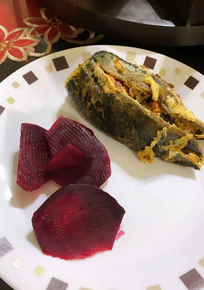 Una foto de Chile relleno con picadillo de res