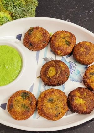 A picture of Broccoli tikki (patties).