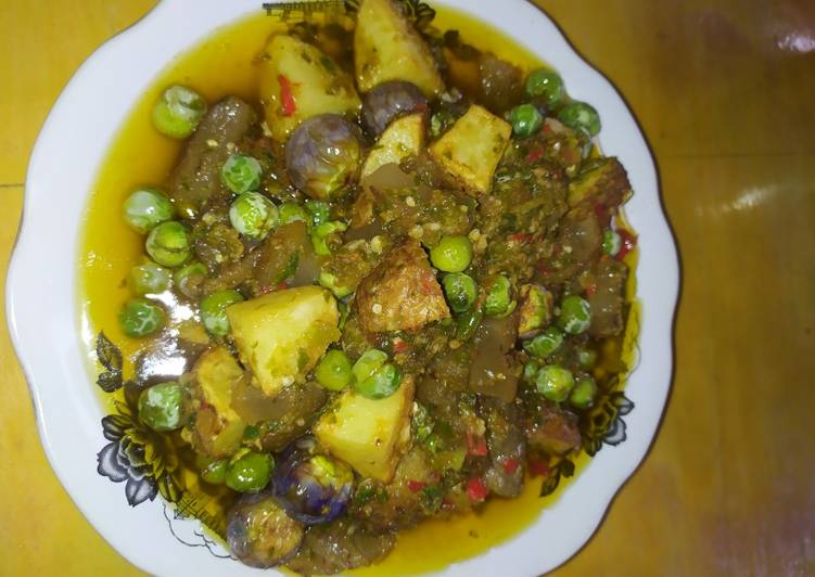 makanan Sambal Lado Ijo Kentang Campur Kikil Jadi, Lezat
