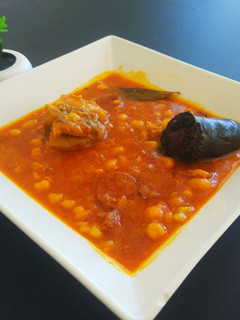 Una foto de Cocido de garbanzos y alubias