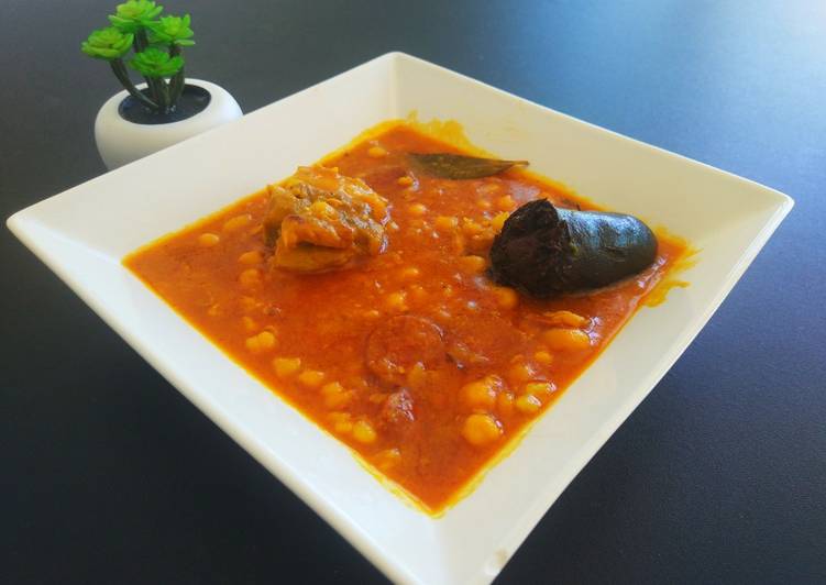 Cocido de garbanzos y alubias