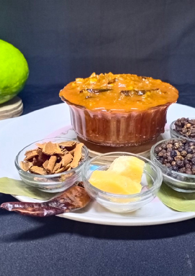 કેરી ગોળનું વઘારીયું અથાણું (Keri Gol Vaghariyu Athanu Recipe In Gujarati) રેસીપી મુખ્ય ફોટો