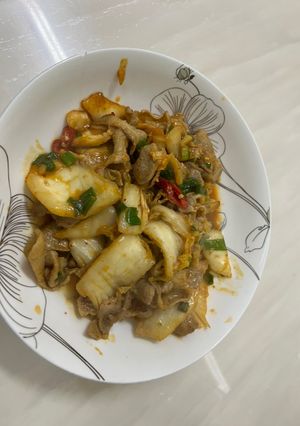 韓式泡菜 炒梅花肉片 的食譜成品照片