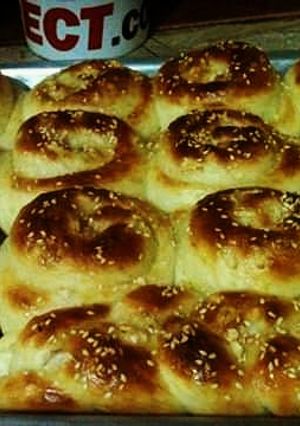 A picture of Butter Filled Garlic Rolls.