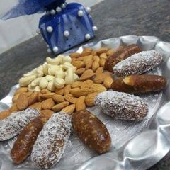 A picture of Anjeer roll.