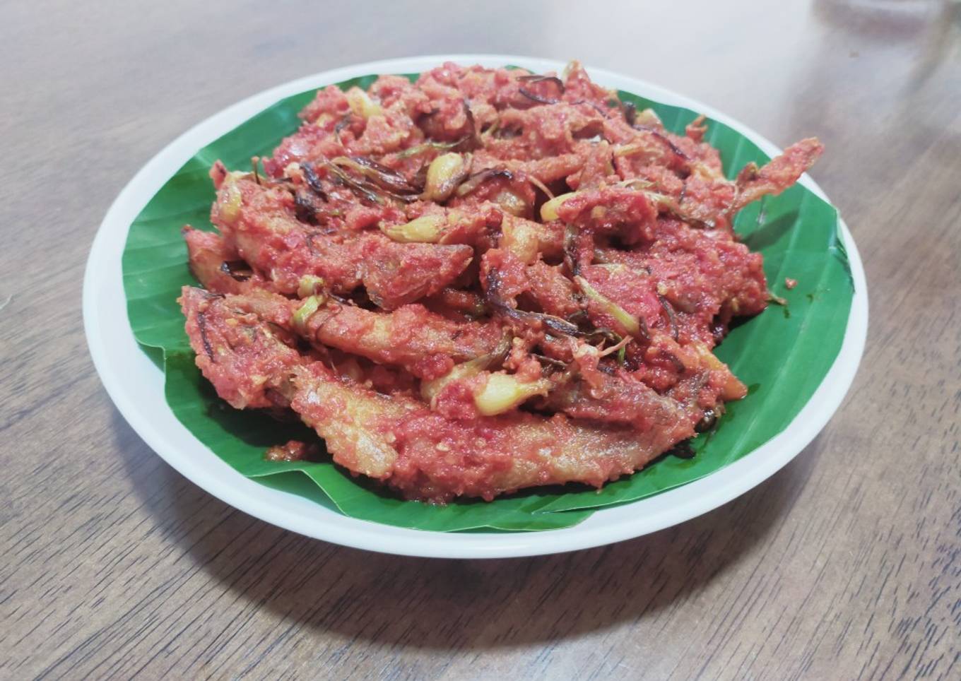 Ikan Goreng Sambal Lokio (Bawang Batak)