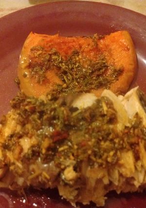 Una foto de Anchoita de banco y calabaza al hormo con chimichurri