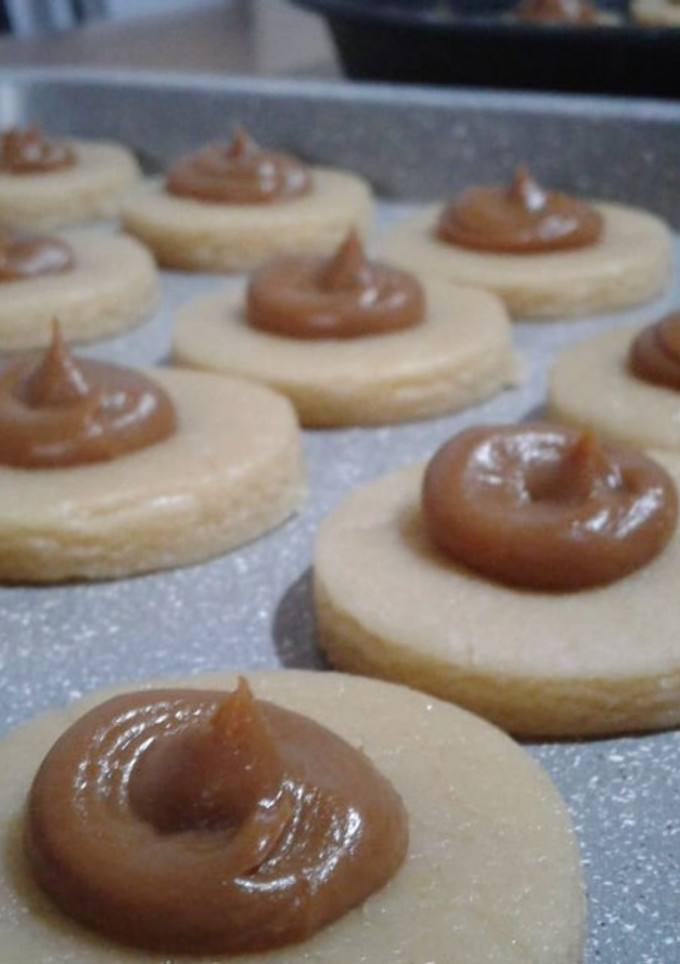 Una foto de Pepas de dulce de leche, sin manteca y económicas!