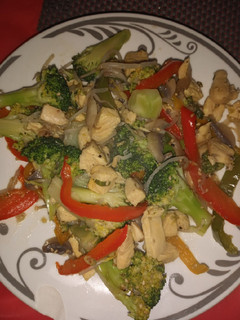 Una foto de Chop suey de pollo fácil