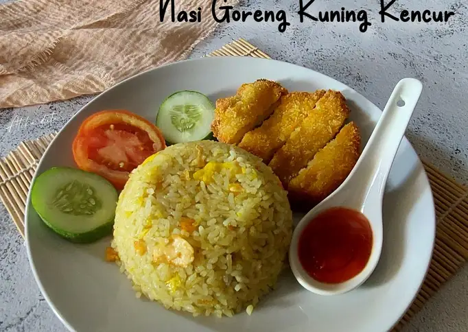 Nasi Goreng Kuning Kencur
