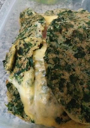 Una foto de Omelette de espinaca y quinoa light