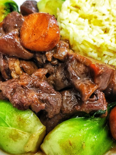 簡易主菜篇|燉羊肩伴小唐菜配紅花飯 (附影片) 的食譜成品照片