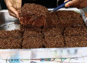 Foto de 🍫 BOLO DE CHOCOLATE COM NESCAU SUPER FOFINHO E MOLHADINHO! SEGREDO para um Bolo PERFEITO!