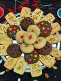 Assorted mixed cookies
