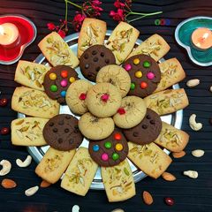 A picture of Assorted mixed cookies.