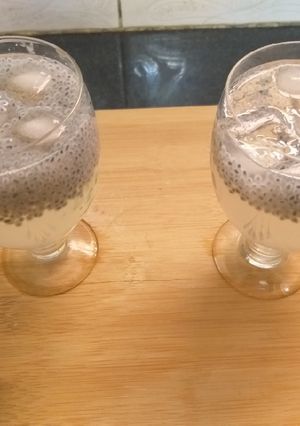 A picture of Lemon juice.