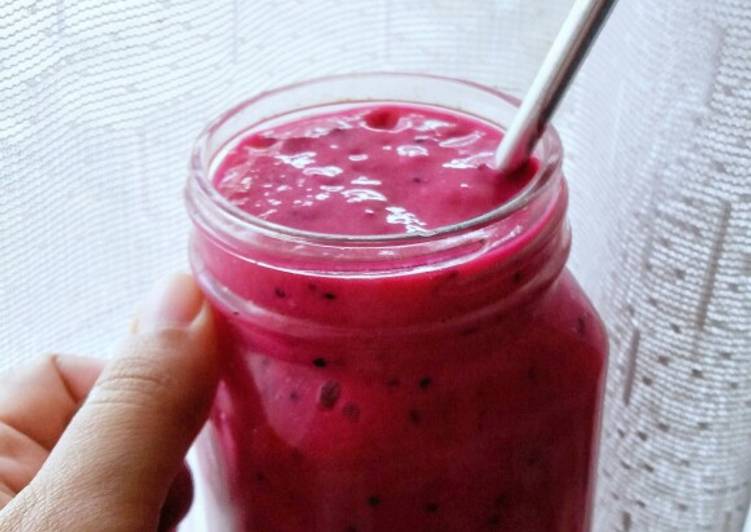 Easiest Way to Prepare Homemade Dragon Fruit Mango Yoghurt and Yakult Smoothie