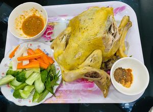 Hình của món Gà hấp muối sả.