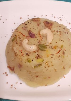 A picture of Maha Prasad --- Sheera.