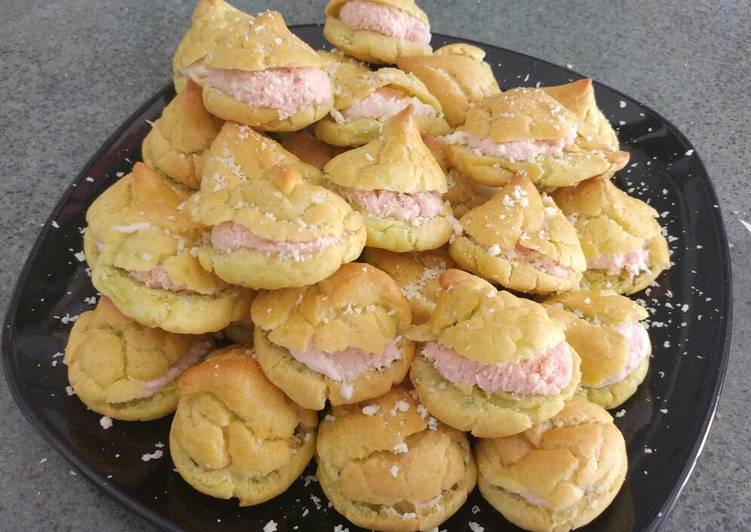 Recetta di Ultimate Bignè alla rucola con mousse di mortadella e prosciutto cotto