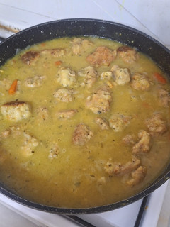 Una foto de Albóndigas de cerdo, merluza y gambas