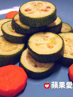 乾煎櫛瓜(10分鐘) 的食譜成品照片