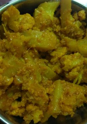 A picture of Aloo gobhi.