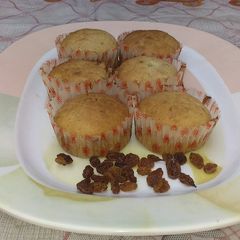 A picture of Raisins cake.