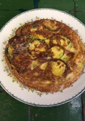 Una foto de Tortilla de calabacitas