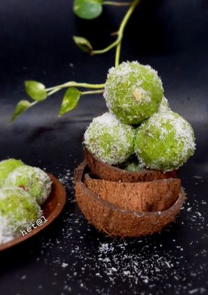 પાન કોકોનટ લડ્ડૂ(Paan coconut ladoo recipe in Gujarati) રેસીપી મુખ્ય ફોટો