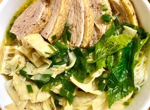 Hình của món Bún - Vịt - Măng cho ngày hè oi bức.