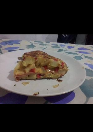 Una foto de Tortilla de papa rellena